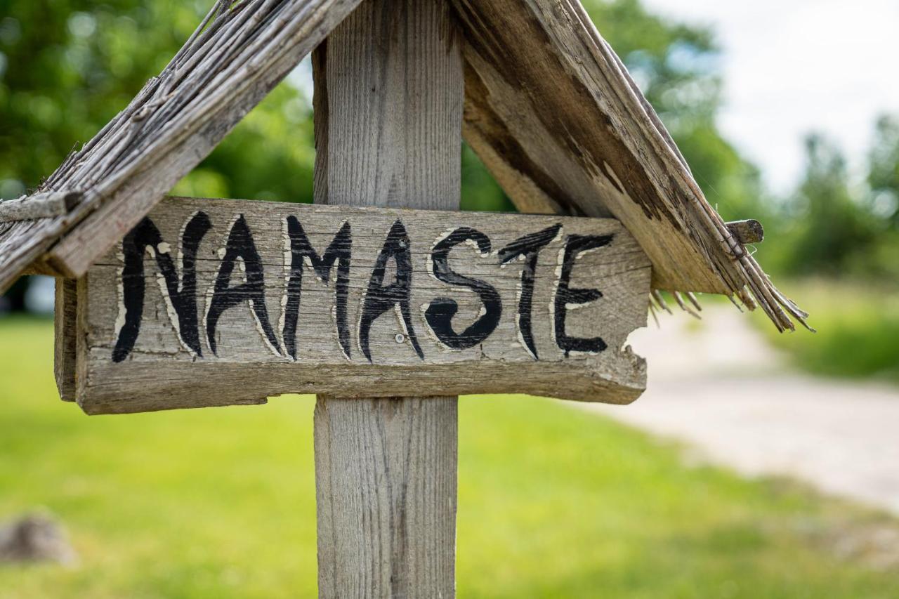 Muhu Namaste Apartment Simisti ภายนอก รูปภาพ